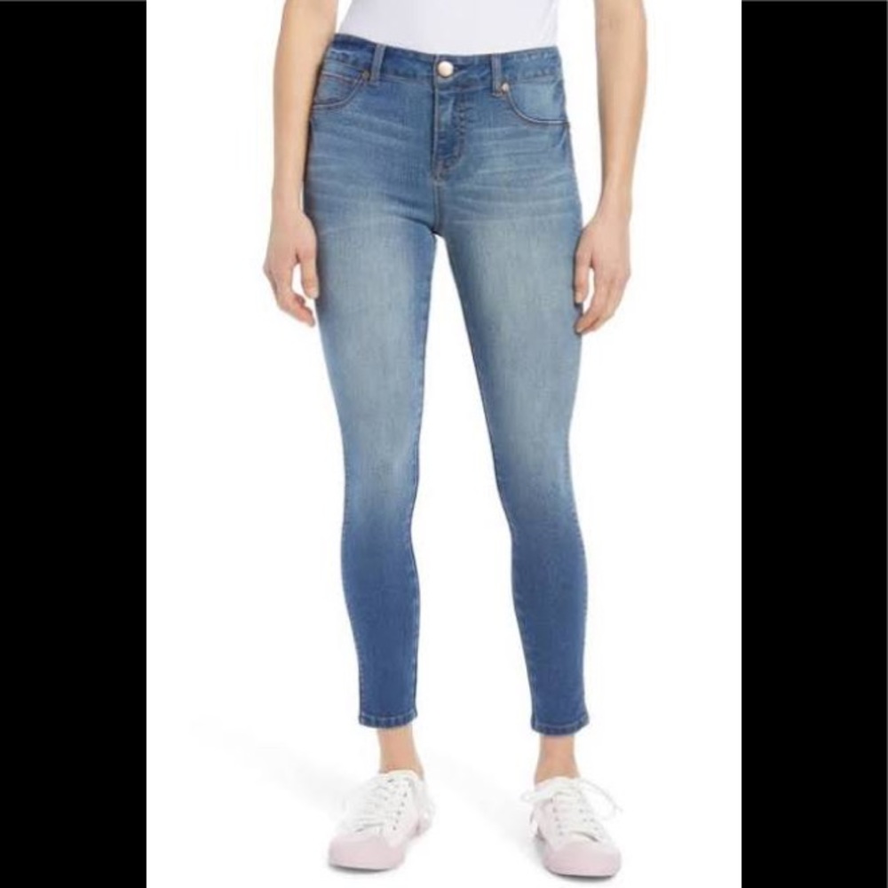 1822 Ankle Skinny Jeans